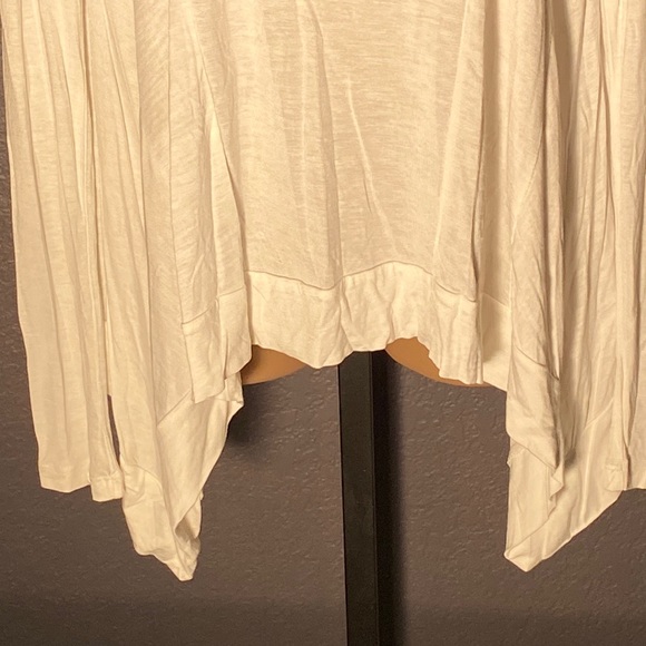 ROCK & REPUBLIC - tee: asymmetric thin rayon l/s w embellished studded neck - L - Picture 4 of 16